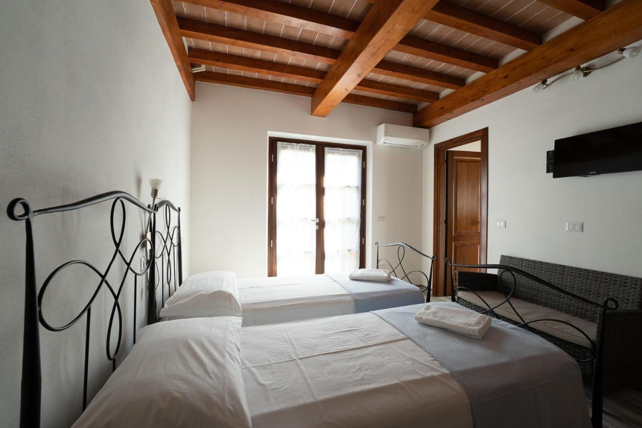 Hotel Delfino Проккио Экстерьер фото