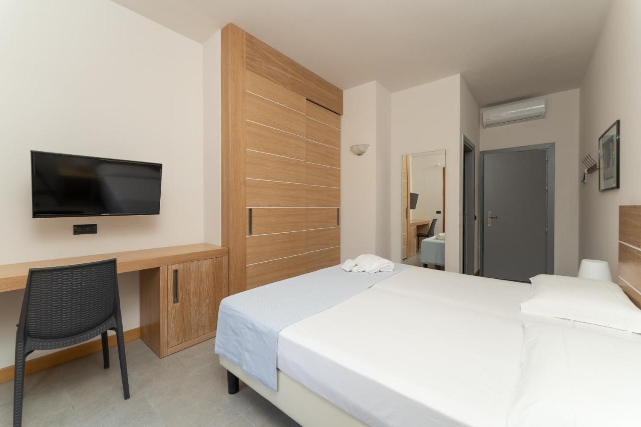 Hotel Delfino Проккио Экстерьер фото