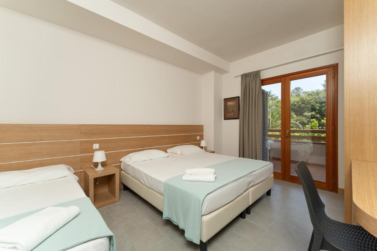 Hotel Delfino Проккио Экстерьер фото