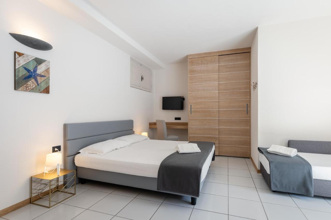 Hotel Delfino Проккио Экстерьер фото